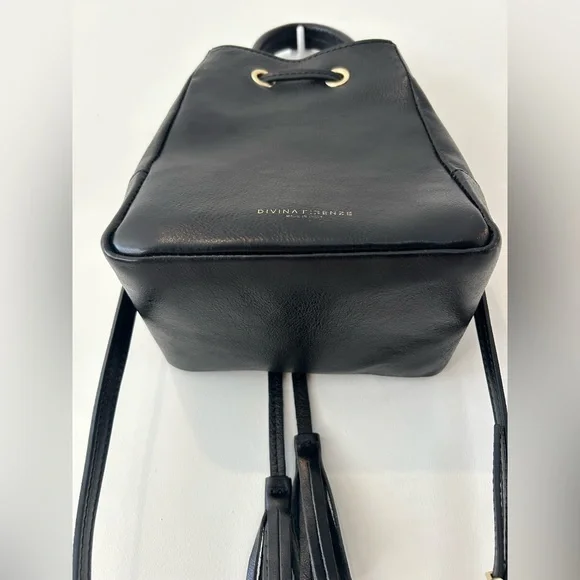 DIVINA FIRENZE Black Leather Tassel Bucket Bag | Small/Mini | Made in Italy - Picture 6 of 9